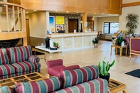 Lobby Days Inn & Suites by Wyndham Logan