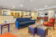 Lobi Comfort Inn Auburn - Worcester