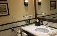 In-room Bathroom 4 ITC Windsor, A Luxury Collection Hotel, Bengaluru