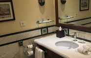 In-room Bathroom 4 ITC Windsor, A Luxury Collection Hotel, Bengaluru