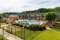 Swimming Pool Quality Inn Richmond Hill - Savannah I-95