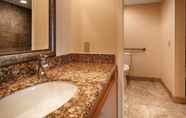 In-room Bathroom 2 Best Western Plus A Wayfarer's Inn And Suites