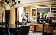 บาร์ คาเฟ่ และเลานจ์ 6 Prince de Galles, a Luxury Collection Hotel, Paris