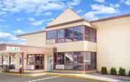 Bangunan 5 Travelodge by Wyndham Terre Haute