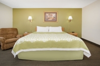 Bedroom Days Inn by Wyndham Ogallala