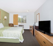 Bedroom 7 Days Inn by Wyndham Ogallala