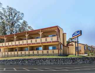 Luar Bangunan 2 Howard Johnson by Wyndham Santa Cruz Beach Boardwalk