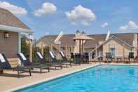 Swimming Pool Sonesta ES Suites Cleveland Westlake