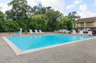 Swimming Pool Days Inn by Wyndham Beaumont