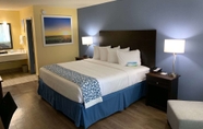 Bedroom 2 Days Inn by Wyndham Beaumont