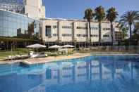 Swimming Pool Hotel Silken Al Andalus Palace
