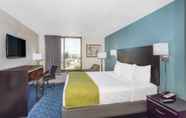 Kamar Tidur 5 La Quinta Inn & Suites by Wyndham Oakland Airport Coliseum