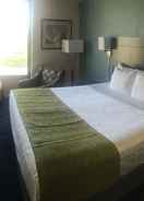 BEDROOM La Quinta Inn & Suites by Wyndham Oakland Airport Coliseum