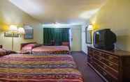 Bedroom 7 Motel 6 Columbus, OH