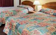 Kamar Tidur 3 Rodeway Inn Colonial Heights I-95