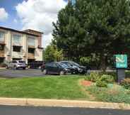 Bangunan 2 Quality Inn Milwaukee/Brookfield