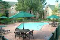 Swimming Pool Poplar Inn and Suites