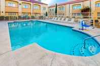 Swimming Pool La Quinta Inn by Wyndham Las Cruces Mesilla Valley