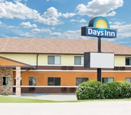 Exterior 3 Days Inn by Wyndham York