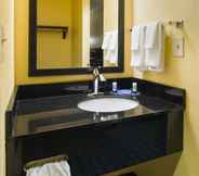 Bilik Mandi dalam Bilik 5 Fairfield Inn by Marriott Allentown Bethlehem/Lehigh Airport