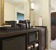 Bedroom 6 Embassy Suites by Hilton San Luis Obispo