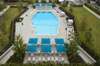 Swimming Pool Hyatt Regency Los Angeles International Airport