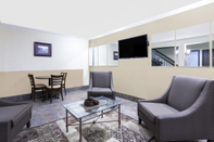 Common Space Days Inn by Wyndham Bellingham