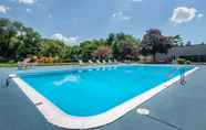 Swimming Pool 2 Hammock Hotel Philadelphia Levittown
