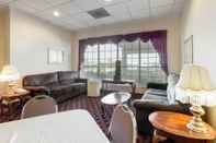 Ruang Umum Quality Inn & Suites