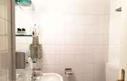 In-room Bathroom 2 Novotel Parma Centro