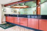 Lobby Quality Inn & Suites Miamisburg - Dayton South