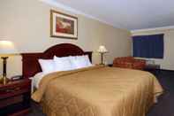 Bedroom Quality Inn Near City of Hope