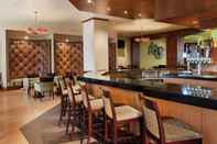 Bar, Cafe and Lounge DoubleTree by Hilton Omaha Downtown