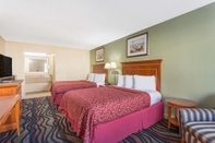 Bedroom Days Inn by Wyndham Florence/I-95 North