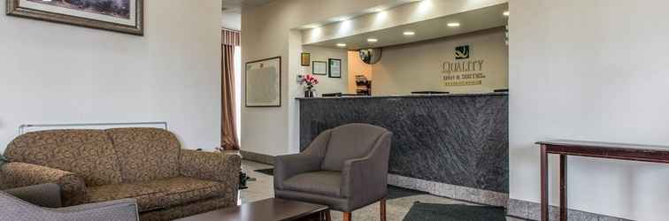 Lobby Quality Inn & Suites Fairview