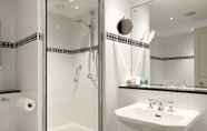 In-room Bathroom 7 Macdonald Berystede Hotel