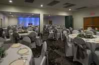 Functional Hall La Quinta Inn by Wyndham Clearwater Central
