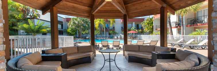 Sảnh chờ La Quinta Inn by Wyndham Clearwater Central