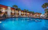 Kolam Renang 6 La Quinta Inn by Wyndham Clearwater Central