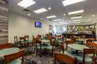 Bar, Cafe and Lounge La Quinta Inn by Wyndham Clearwater Central