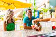 Quầy bar, cafe và phòng lounge Pink Shell Beach Resort and Marina