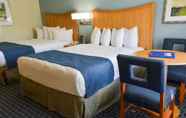 Kamar Tidur 5 Days Inn by Wyndham Cocoa Beach Port Canaveral