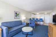 Common Space Days Inn by Wyndham Cocoa Beach Port Canaveral