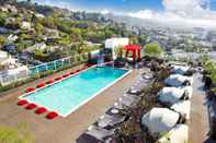 สระว่ายน้ำ Andaz West Hollywood - a concept by Hyatt