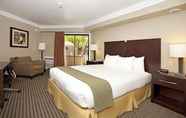 Bedroom 6 Best Western Plus Wine Country Inn & Suites