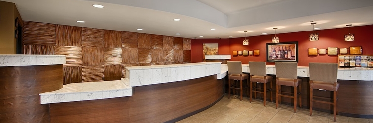 Lobby Best Western Plus Wine Country Inn & Suites