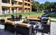 Common Space 2 Courtyard by Marriott Toledo Airport Holland