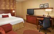 Bedroom 6 Courtyard by Marriott Toledo Airport Holland