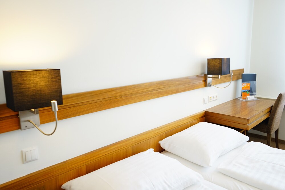 Kamar Tidur 6 Hotel Sonne