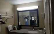 In-room Bathroom 4 Baymont by Wyndham Lake City